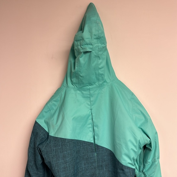 Ladies ski jacket. 10 Kmm waterproof rating, 2 layer shell, 10Kgrs breathable - Picture 5 of 8